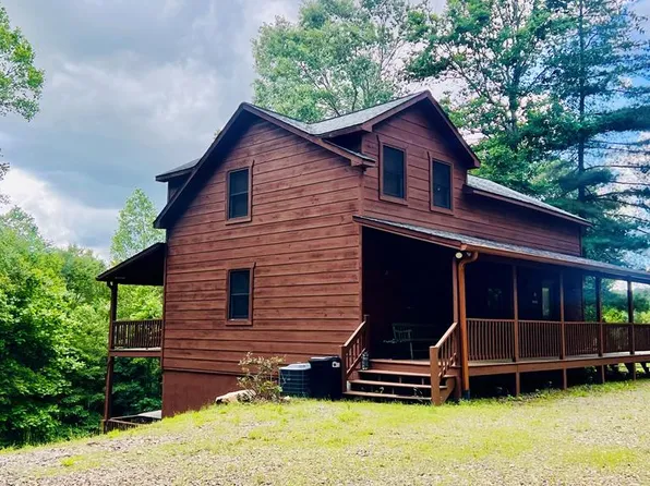 10240 Brandy Ln, Young Harris, GA 30582