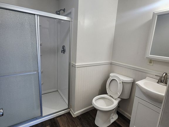 4th image of 116 N Farmer St APT 3