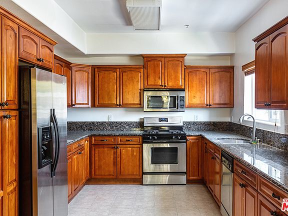 3rd image of 4297 Coldwater Canyon Ave APT 9