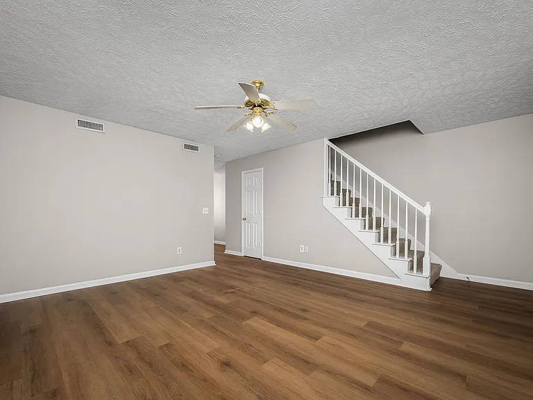 2312 Willowbrook Dr — Photo 6