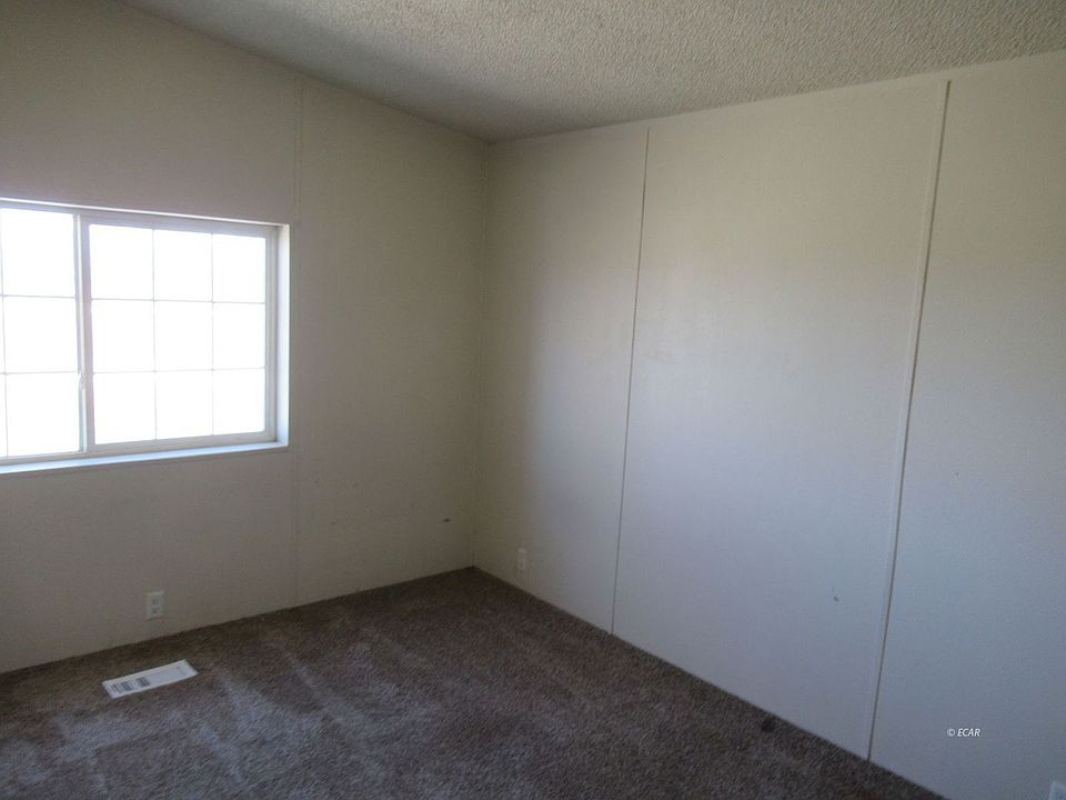 2nd image of 2849 Hummingbird St