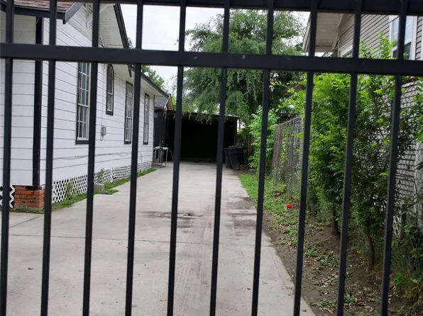 6741 Avenue E, Houston, TX 77011