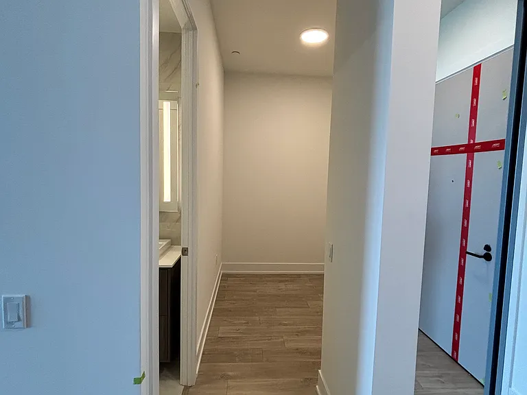 858 Dupont St #Penthouse 23 — Photo 13