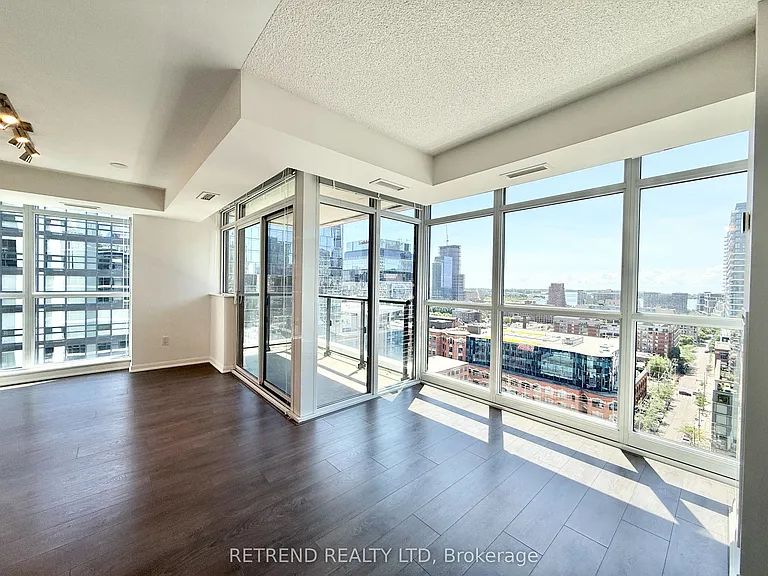 400 Adelaide St E #2204 — Photo 3