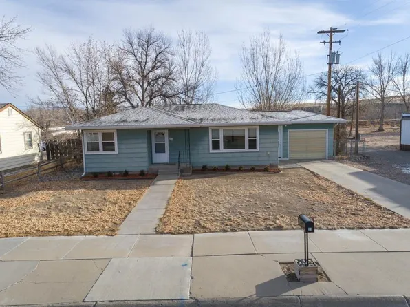 21 S 2nd St, Greybull, WY 82426