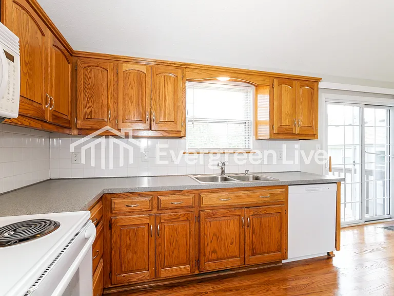 11127 N Lewis Ave — Photo 6