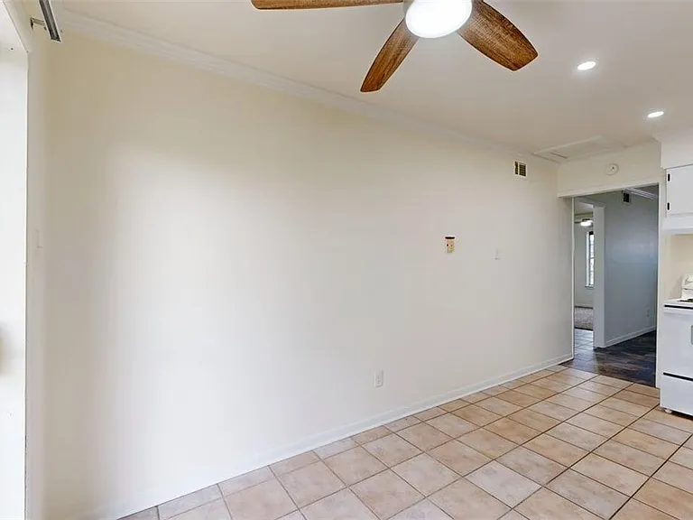 1605 Cloverdale Ct — Photo 6