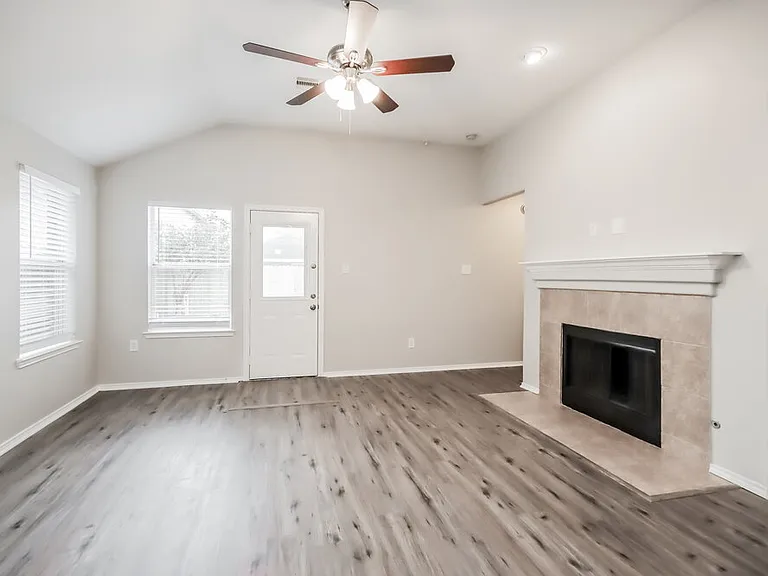 1919 Treasure Mountain Dr — Photo 4