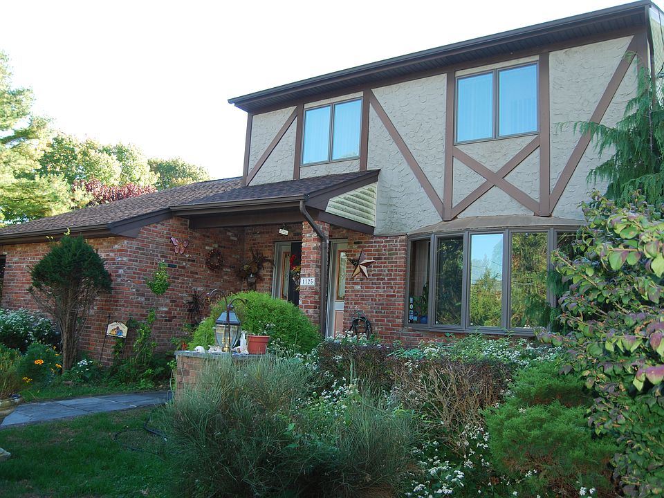 1st image of Tuckers Ln