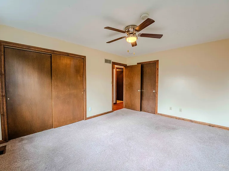 225 Parker Dr — Photo 18