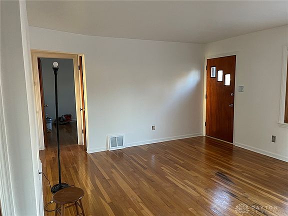 5th image of 123 Larry Ave