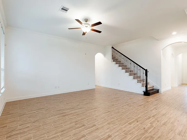 1403 Woodson Ridge Ln — Photo 6