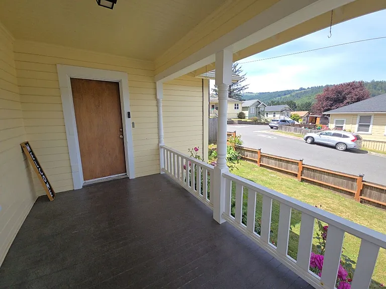 526 B St — Photo 6