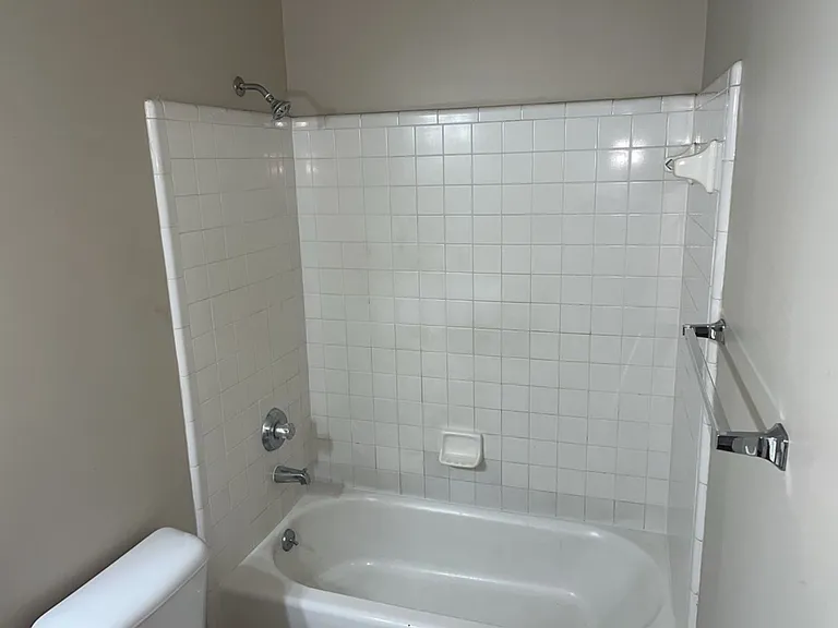 22 E Dubois St #2A — Photo 16