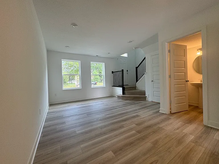 13847 Gatsby Dr — Photo 46
