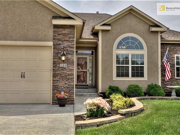 3rd image of 506 NE Legacy Wood Cir