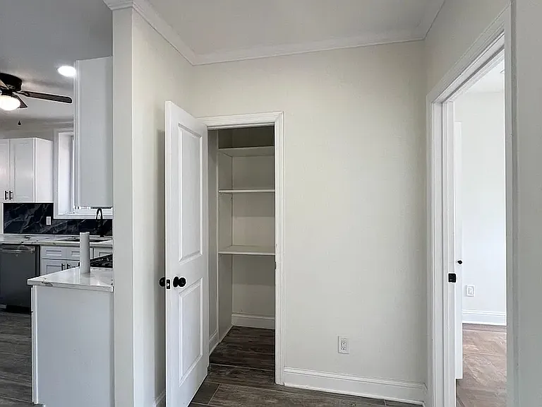 174 E 54th St #1 — Photo 19