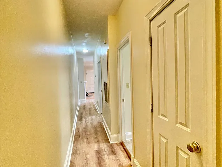 405 N Madison St — Photo 13