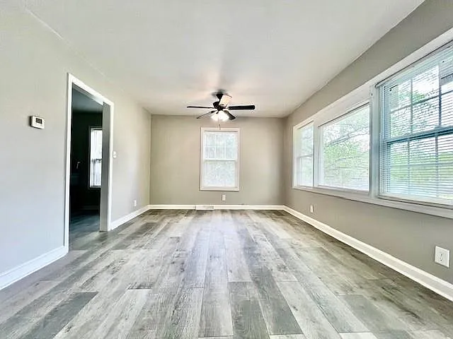 511 Emily Pl NW — Photo 4