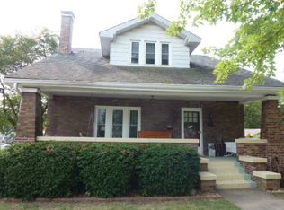 521 S Center St, Clinton, IL 61727