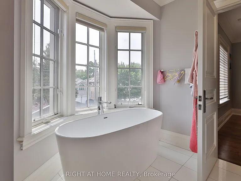 154 Munro Blvd — Photo 27