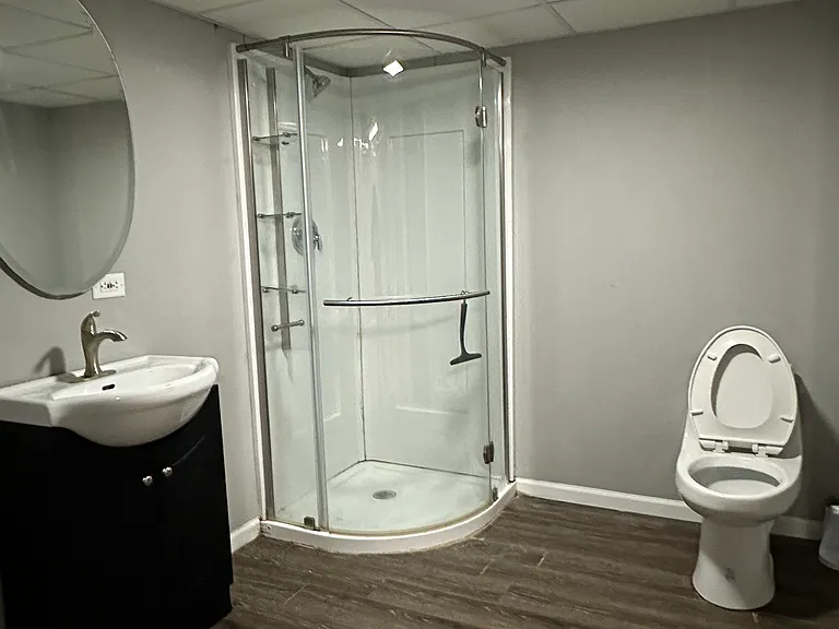 Basement full bathroom