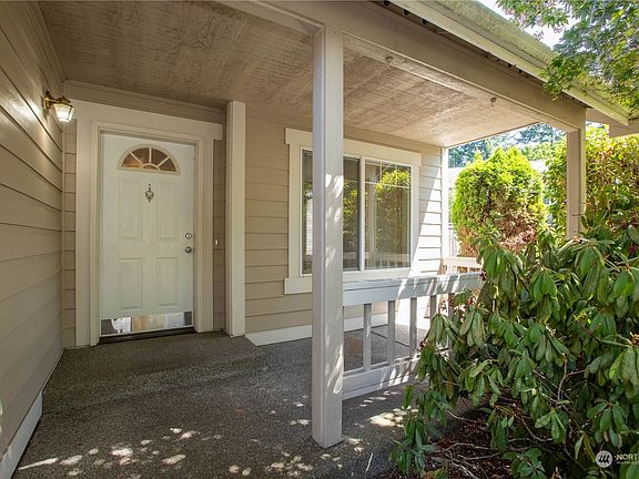 3rd image of 6448 Candace Court SE