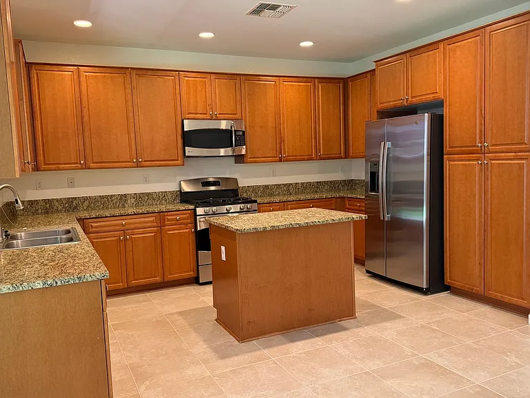 10890 Oakhaven Dr — Photo 6