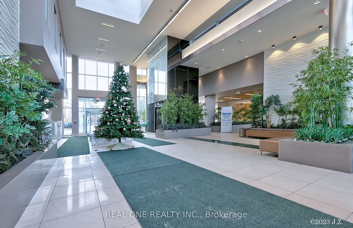 Building Photo - 9608 Yonge St #1109A