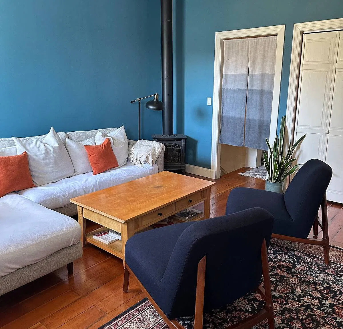 3 bed, 1250 sqft, $6,800 — Photo 2