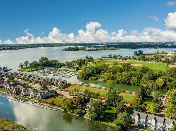 260 Keelson Dr, Detroit, MI 48215