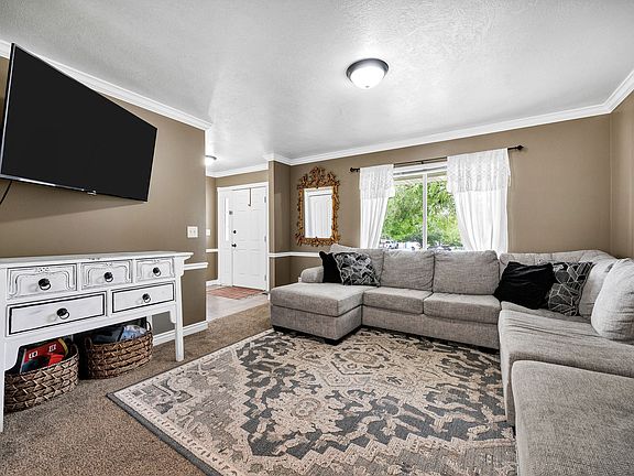 5th image of 74 Canterbury Cir