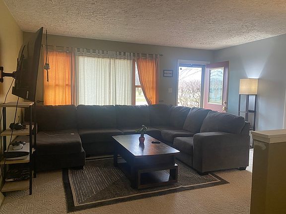 3rd image of 813 Oakley Ave
