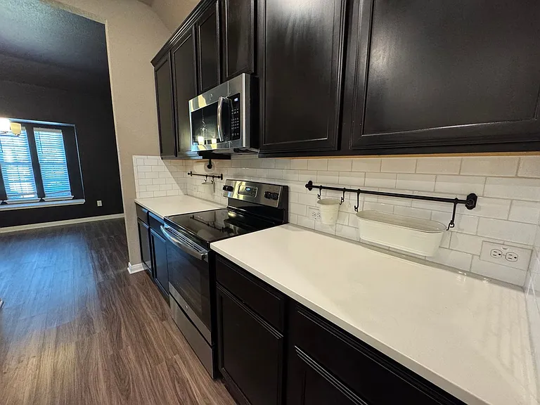 3012 Samson Dr — Photo 4