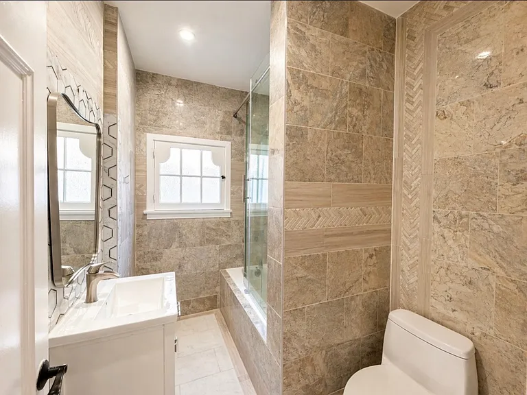 710 Adelaide Pl — Photo 19