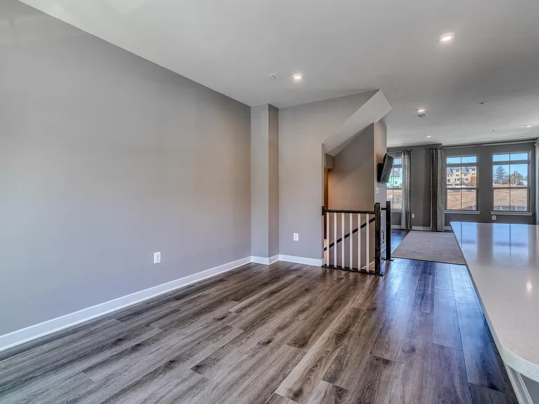 6100 Northwest Dr #1 — Photo 23
