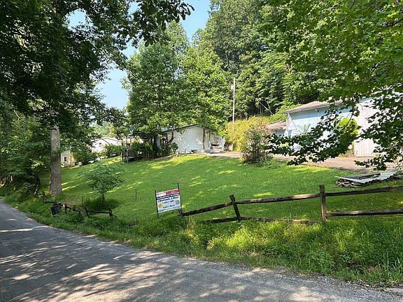 5th image of 745 Plum Run Rd