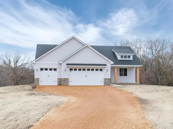 21520 Crahan Ln, Belle Plaine, MN 56011