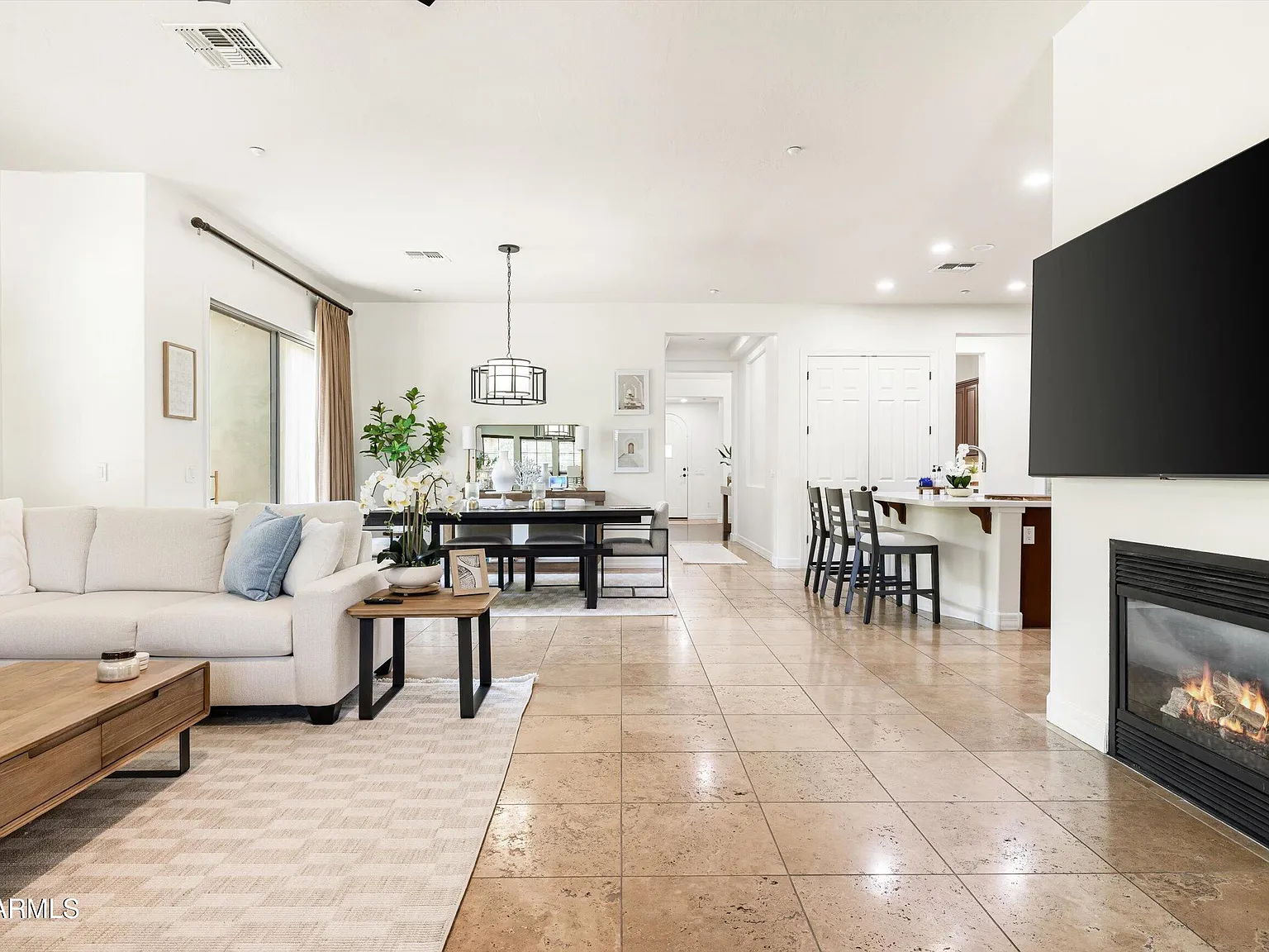 4 bed, 3.5 bath, 3203 sqft, $7,200 — Photo 3