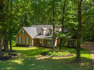 185 Rolling Hills Dr, Jackson, TN 38305