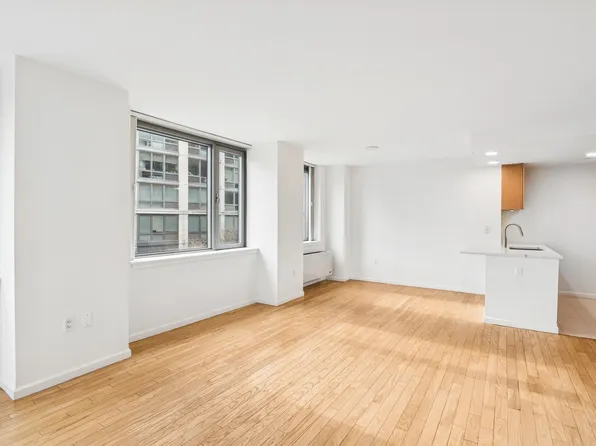 425 Main Street 3P image 3 of 22