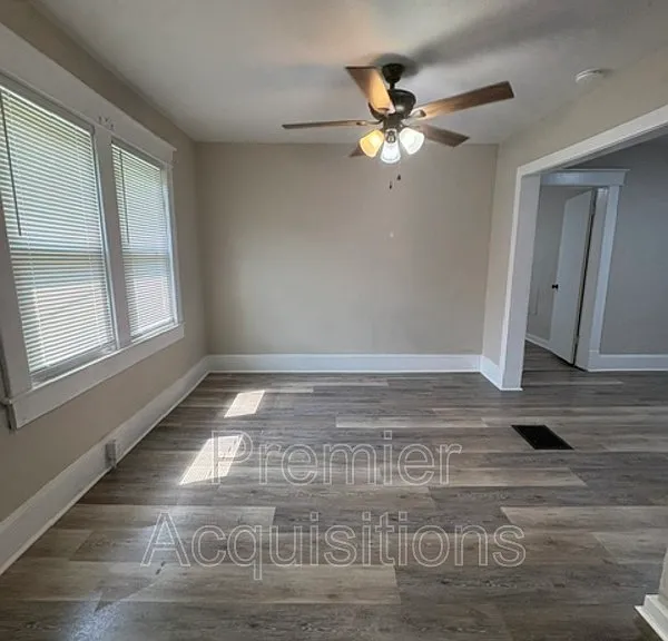 3318 Fernwood Ave — Photo 3