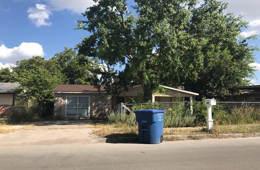 1st image of 2410 Lake Louise Dr