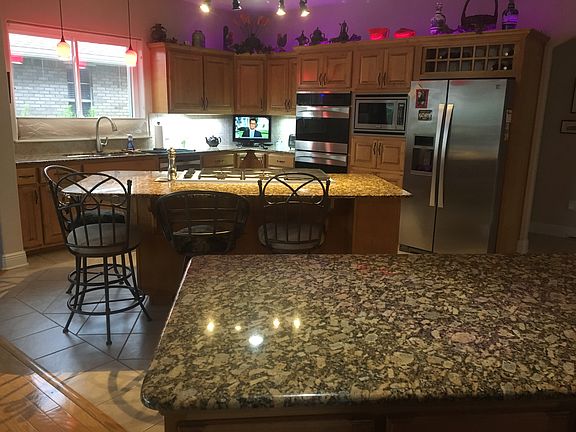 Kitchen - granite, gas range