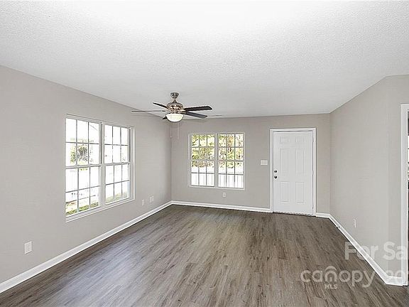5th image of 1063 Park Meadow Dr