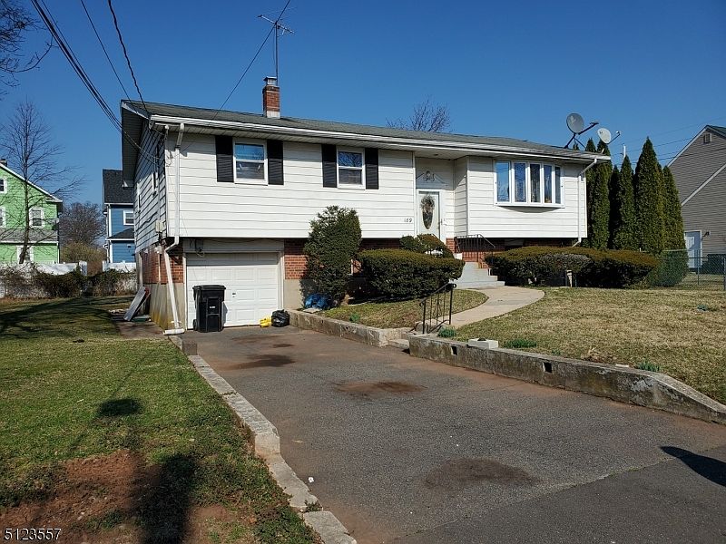 2nd image of 189 Pineview Ter