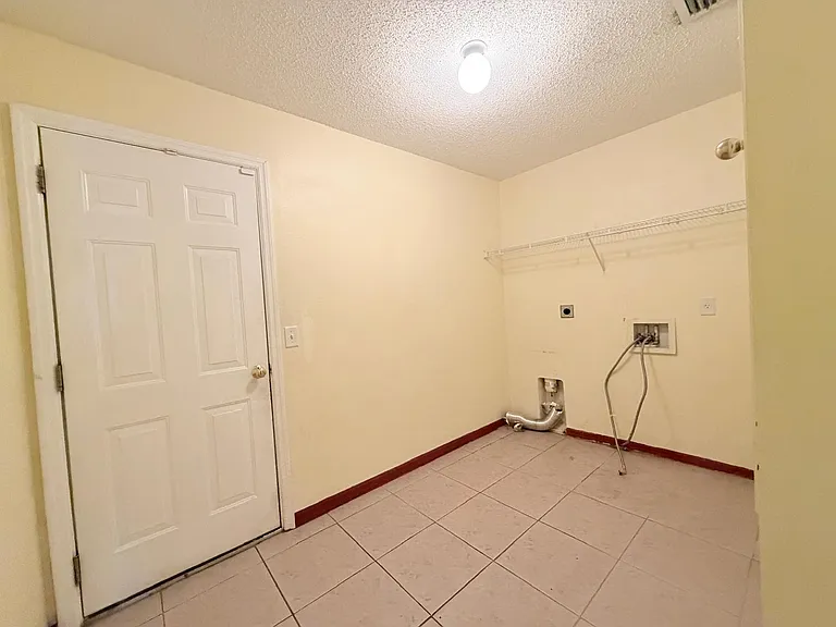 1613 SW Whipple Ave — Photo 21