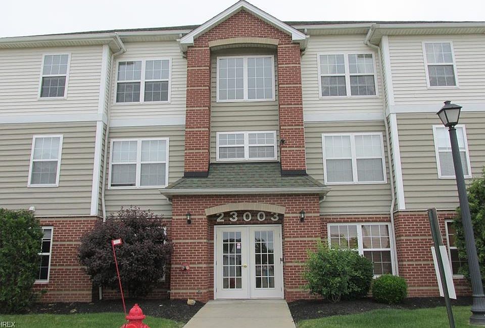 1st image of 23003 Chandlers Ln APT 225
