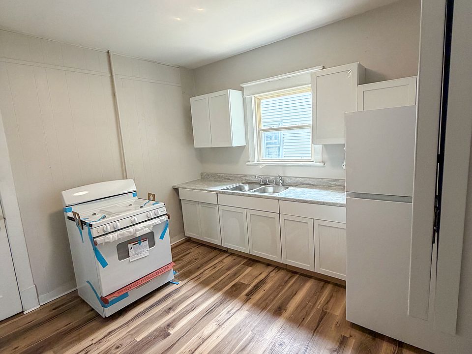 1st image of 405 Smith St #1