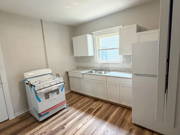405 Smith St #1, Mishawaka, IN 46544